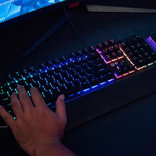 Teclado Thermaltake Esports Challenger Edge Pro RGB, Español - KB-CPR-PLBRSP-01