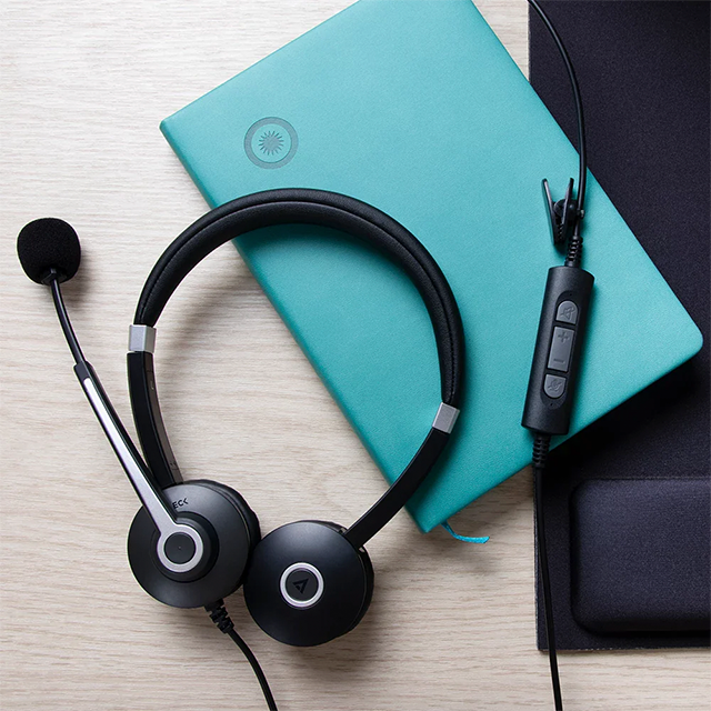 Diadema con micrófono Acteck Centric Pro HP640, USB, 2 m, On-Ear – Negro – AC-935319 