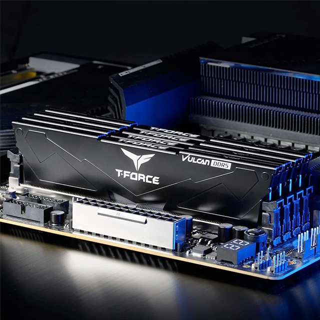 Memoria RAM TeamGroup T-Force Vulcan 16 GB (2 × 8 GB), DDR5, 5600 MHz CL40 – FLBD516G5600HC40BDC01
